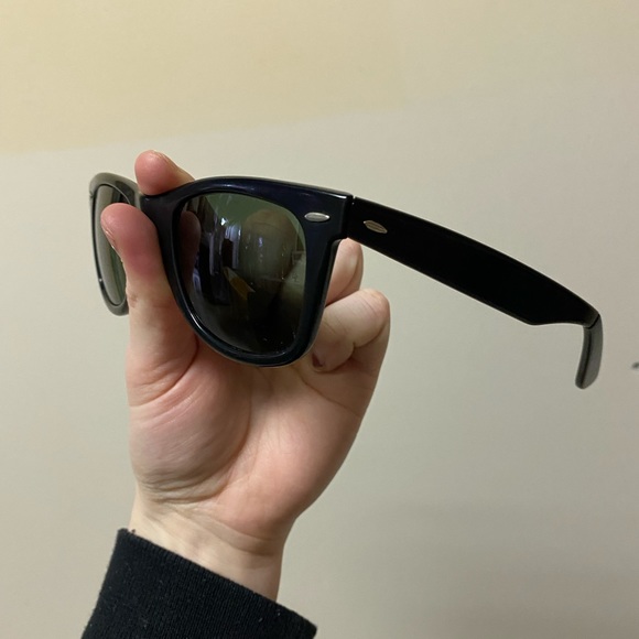 SUNGLASSES | Rare Vintage B&L Ray-Ban USA Wayfarer sunglasses - Picture 6 of 9